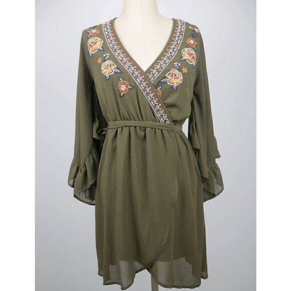 FLYING TOMATO |  Boho Bell Sleeve Green Dress Size S - Picture 1 of 9
